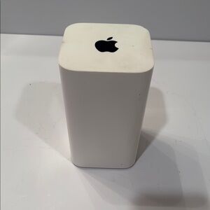 Apple  White Wireless Device Port